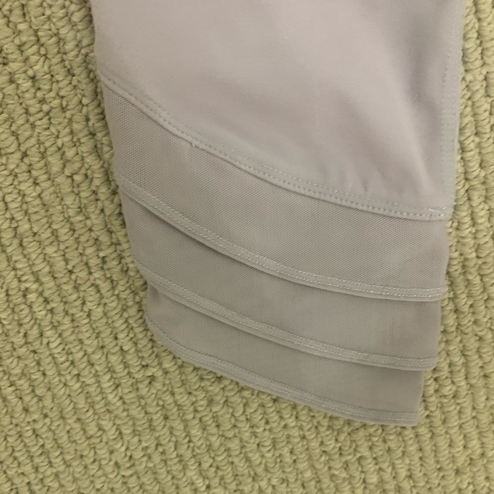 NEVER WORN Athleta girl capris!